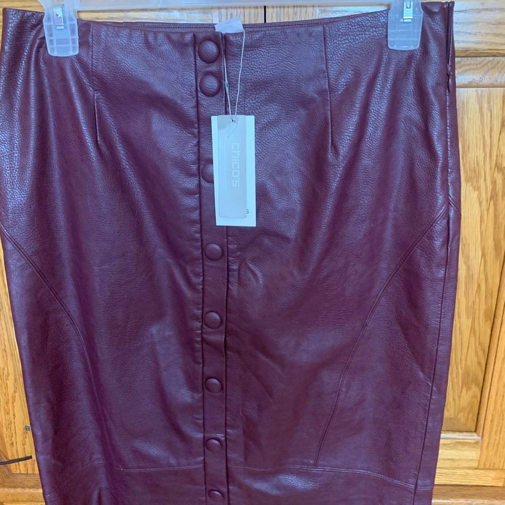 NWT SEXY CHICO’S BLACK LABEL DEEP MERLOT (wine) FAUX LEATHER BUTTON DETAIL SKIRT